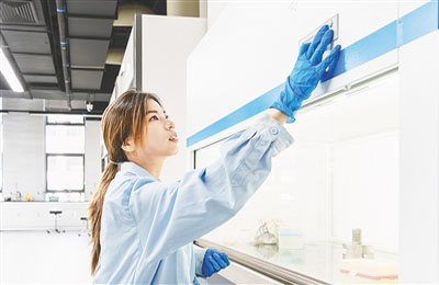  我市發(fā)揮主導(dǎo)產(chǎn)業(yè)優(yōu)勢(shì)，強(qiáng)化創(chuàng)新引領(lǐng)、龍頭帶動(dòng)，構(gòu)建標(biāo)準(zhǔn)體系，